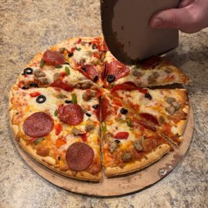 Eco-Friendly Pizza Cutter with Cardboard Blade